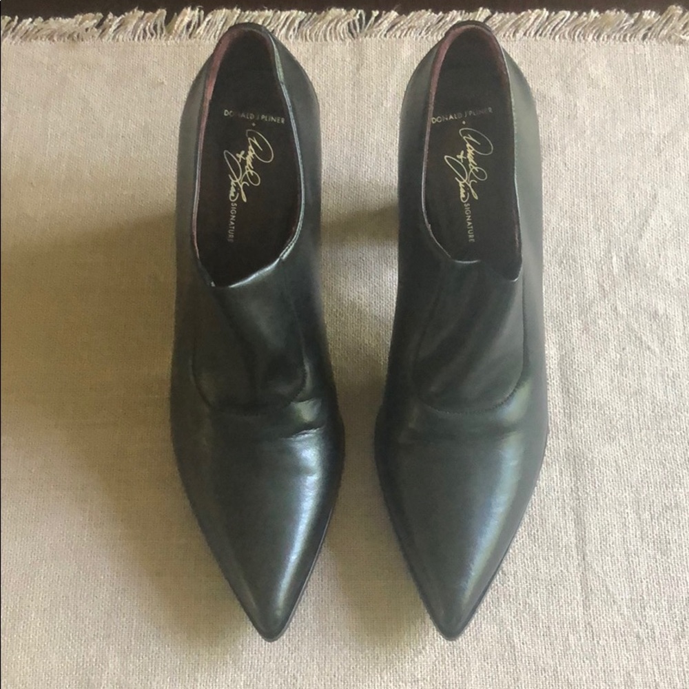 Donald J. Pliner signature ankle boot